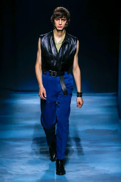 Look 29